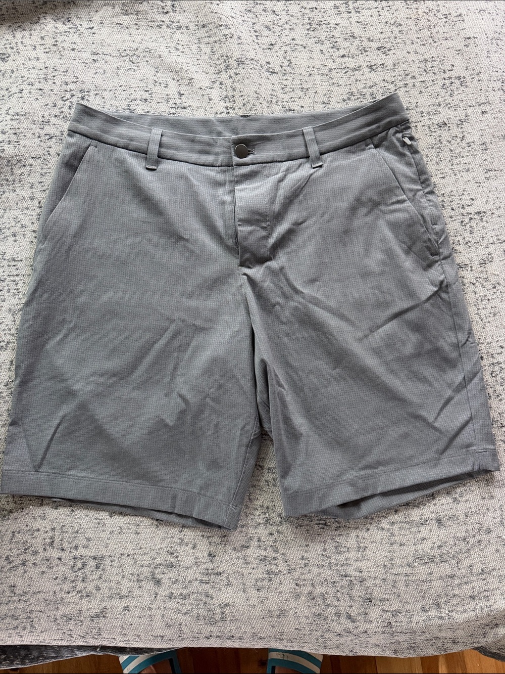 lululemon Mens Gray ABC Classic-Fit Short 9"
WovenAir Sz 32